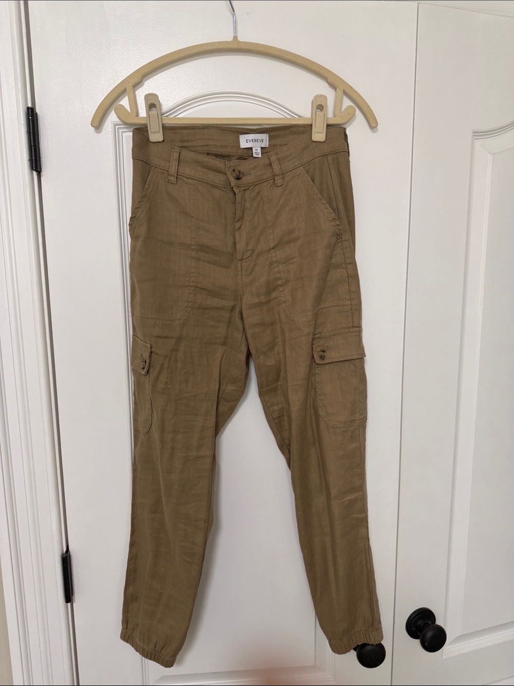 Evereve Cargo Utility Cropped Pants in Tan